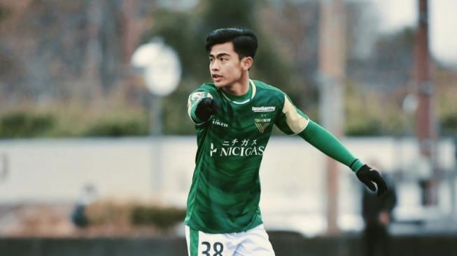 Pratama Arhan Unjuk Gigi, Fans Tokyo Verdy Sebut Eks PSIS Semarang Rory Delap Indonesia?