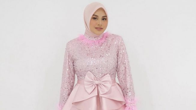 Aurel Hermansyah Langsung Nunduk Usai Mertua Singgung Ingin Cucu Laki-Laki, Pakar Ekspresi Ungkap Artinya