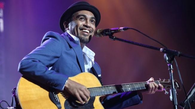 Mendiang Glenn Fredly Muncul Sebagai Di Atas Panggung, Reaksi Putrinya Saat Bertemu Sang Ayah Sukses Bikin Mewek