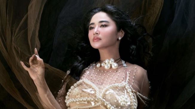 Klarifikasi Pak RT Terkait Penolakan Sapi Kurban Dewi Perssik dan Alasan Tersinggungnya
