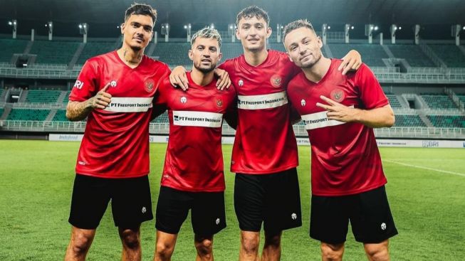 Disambut Baik oleh Stefano Lilipaly dan Marc Klok di Timnas, Shayne Pattynama Bakal Susul Keduanya Bermain di Liga 1?