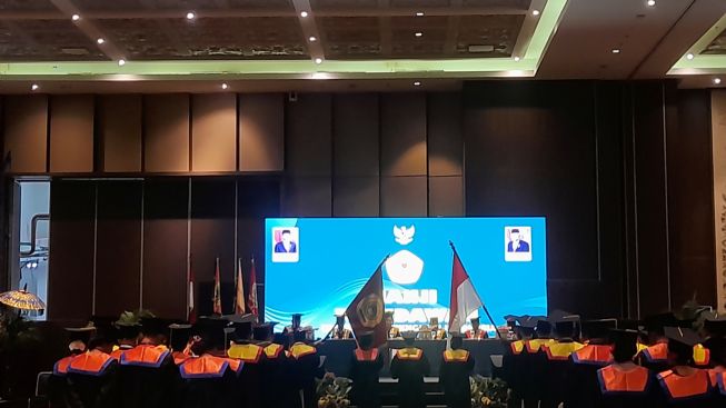 Dua Prodi UTI Bali Wisudakan 105 Wisudawan