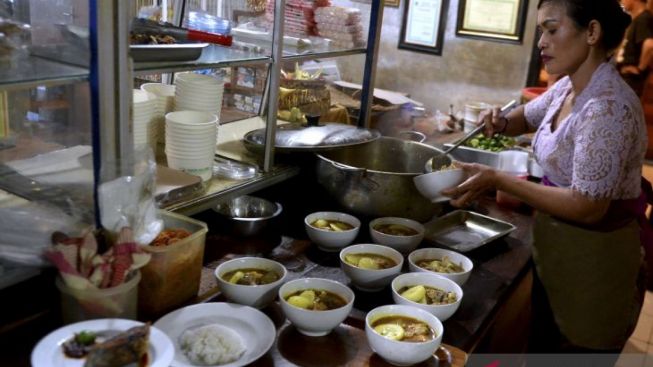 Mengenal Warung Mak Beng, Restoran Legendaris Ketiga di Dunia yang Berada di Denpasar