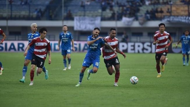 Dipastikan Menepi dari Persib Bandung, Tyronne del Pino Curhat Nyesek Pengalaman Pahit Cedera Saat Debut