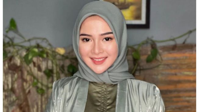 Jadi Calon Istri Denny Caknan, Bella Bonita Dirujak Netizen Setelah Curhat di Instagram