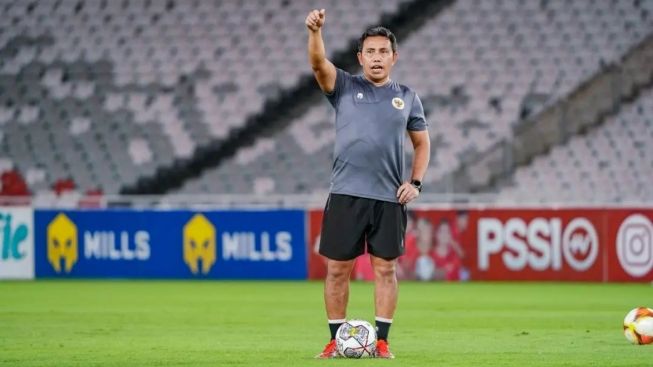 Pelatih Timnas Indonesia Bima Sakti Beri Jawaban Monohok ke Warganet yang Sebut Dirinya Pemain Tarkam