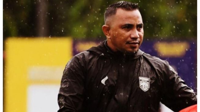 Legenda Persib Bandung Firman Utina Ungkap Alasan Sebenarnya Luis Milla Mundur