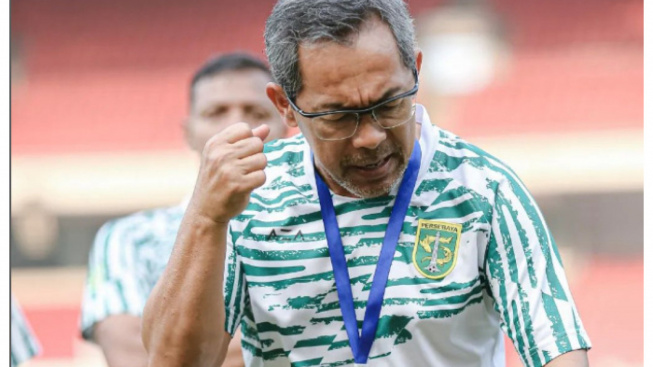 Didepak Persebaya Surabaya, Menguat Kabar Aji Santoso Ditampung PSS Sleman, Marian Mihail Bakal Ditendang?