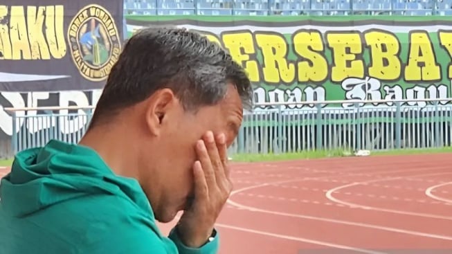 Aji Santoso Diistirahatkan Persebaya Surabaya, Kesalahan Manajemen?