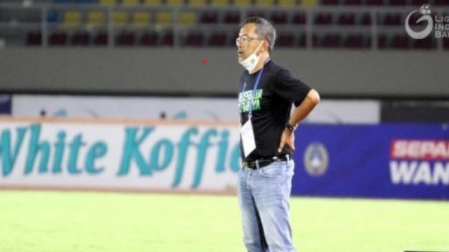 Pelatih Persebaya Aji Santoso Diistirahatkan, Kini Dikaitkan dengan Timnas Indonesia U-17?