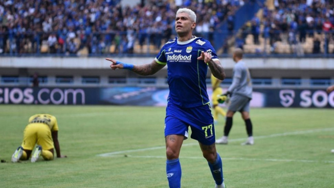 Ciro Alves Ungkap Dua Sosok yang Memprovokasi hingga Acungkan Jari Tengah, Persib Disuruh Banding Keputusan Komdis PSSI