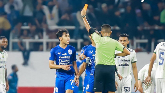 Dapat Dua Kartu Merah dan Dua Penalti, CEO PSIS Semarang Janji Bakal Lakukan Hal Ini ke Pemain