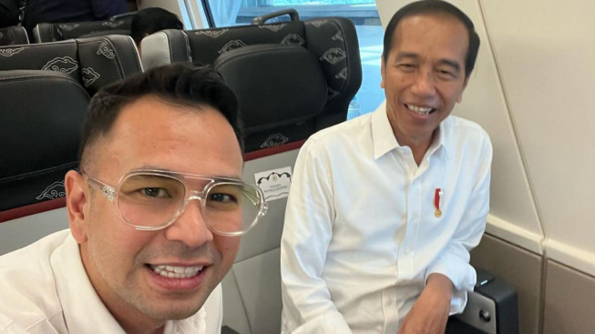 Uji Coba Kereta Cepat Bareng Jokowi, Raffi Ahmad Salting Ketemu Yuni Shara: Eh Itu Dia