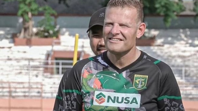 Strategi Josep Gombau Pelatih Baru Persebaya Dikritik Bonek Meskipun Sukses Taklukkan Arema FC