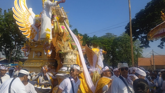 Karya Maligia di Puri Agung Denpasar Diikuti 270 Puspa