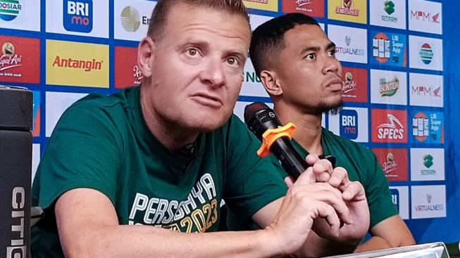 Jelang Laga, Pelatih Persebaya Surabaya Josep Gombau Sentil Pelatih Dewa United, 'Dari Belanda...'