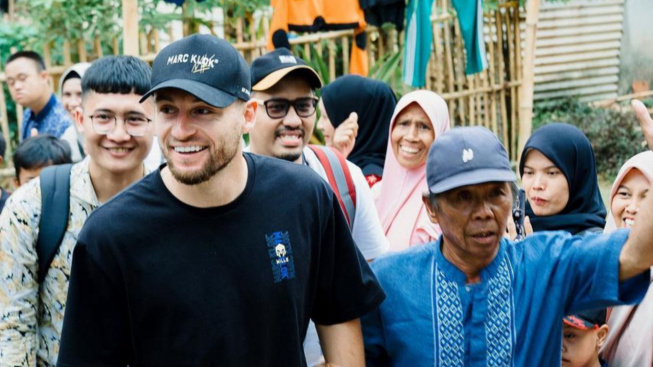 Marc Klok Pemain Persib Bandung Blusukan, Bakal Nyaleg?