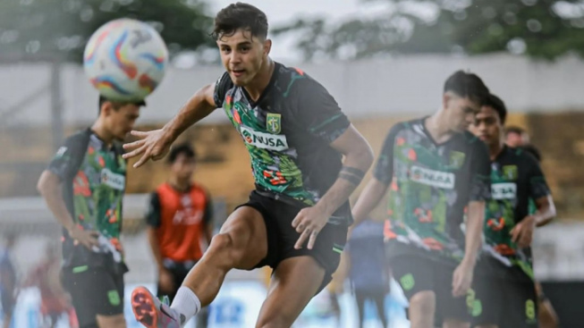 Optimistis Bangkit Lawan PSIS Semarang, Uston Nawawi Sudah Temukan Hal Positif Ini di Persebaya