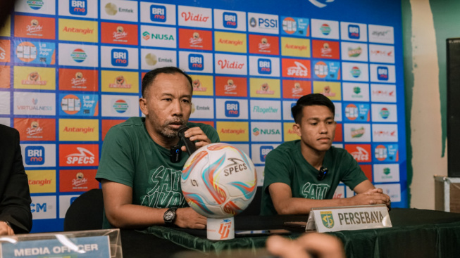 Uston Nawawi Berambisi Antarkan Persebaya Meraih Tiga Poin Lawan Persija