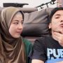Sambil Menahan Tangis, Natasha Rizky Beberkan Perlakuan Desta Selama Berkeluarga