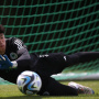 Jelang Kualifikasi Piala Dunia 2026, Kiper Klub Eropa Urus Berkas WNI, Ernando Ari Terdepak dari Asuhan Shin Tae-yong?