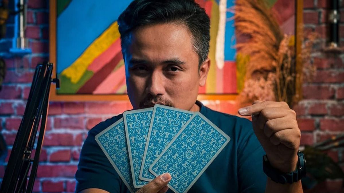 Denny Darko, ahli kartu tarot [Instagram/@_dennydarko_]
