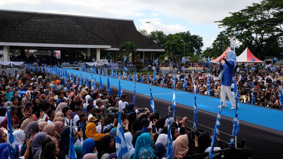 Ketua Umum Partai Amanat Nasional (PAN) Zulkifli Hasan hadiri deklarasi Widya Pratiwi Murad sebagai Caleg DPR RI dapil Maluku. [Humas PAN]