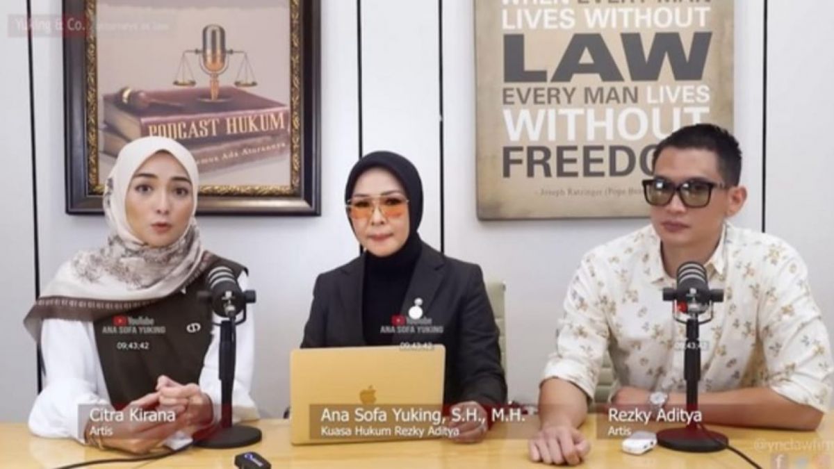 Rezky Aditya saat memberikan klarifikasi [Kanal YouTube Ana Sofa Yuking]