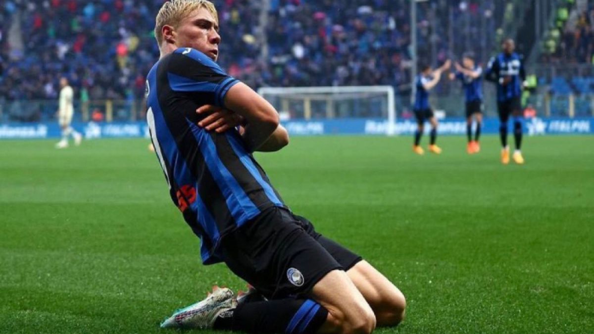 Rasmus Hojlund ketika perkuat Atalanta [Twitter @purelyfootball]