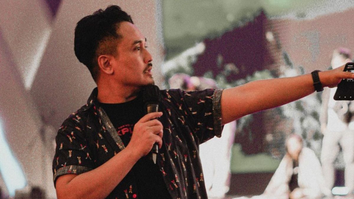 Peramal/ahli kartu tarot Denny Darko [Instagram/@_dennydarko_]