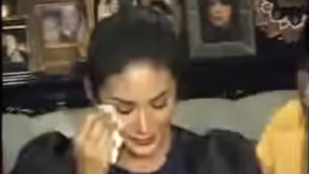 Krisdayanti menangis mengakui hubungannya dengan Raul Lemos [Tangkap layar YouTube cumivideo]