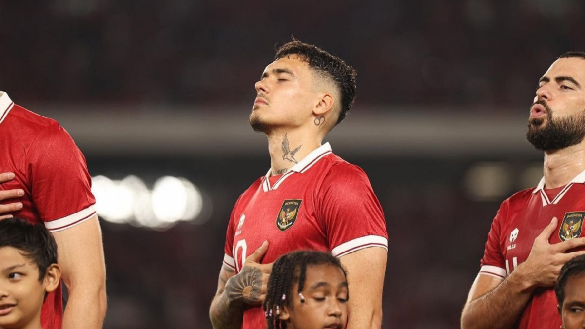 Shayne Pattynama dengan Seragam Timnas Garuda [Instagram/@s.pattynama]