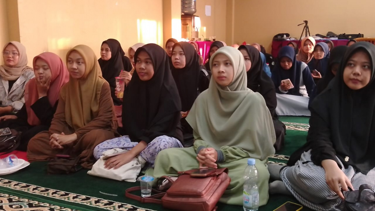 Pelatihan jurnalistik yang diikuti oleh Mahasiswa Jurusan Komisi Penyiaran Islam (KPI) IAI-Nasional Laa Roiba Bogor, Jawa Barat pada Kamis, 28 September 2023. [JIP]