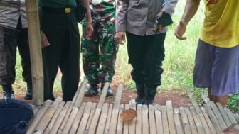 Saat Cangkul Tanah, Seorang Warga Temukan Benda Diduga Granat Nanas Aktif di Tajurhalang