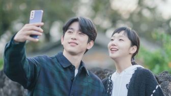 Foto Dibalik Layar Yumis Cells 2 Dirilis, Chemistry Kim Go Eun dan Jinyoung Makin Terlihat