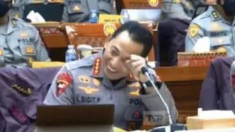 Anggota DPR Soroti Joget Tipis Kapolri di Istana: Walau Tersenyum, Saya Lihat Ada Tekanan di Muka Bapak!