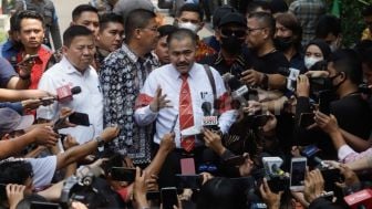 Kamaruddin Simanjuntak Duga Pistol Antik untuk Bunuh Brigadir J Koleksi Ayah Ferdy Sambo