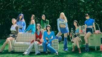 TWICE Debut di Billboard 200 Dengan BETWEEN 1&2