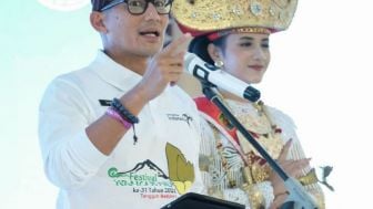 Warganet Kecam Cuitan Sandiaga Uno yang Minta Rakyat Hidup Prihatin: Mentang Tidak Miskin Semaunya Deh!