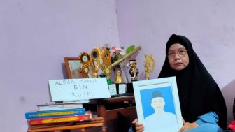 Ibu dari Santri Gontor Berharap Bertemu Senior yang Bunuh Anaknya: Ingin Lihat Wajah Mereka, Begitu Tega Pada Anak Saya