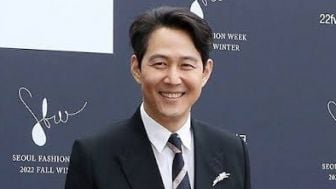 Lee Jung Jae Raih Penghargaan di Ajang Emmy Award di LA