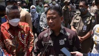 Temui Massa Aksi Unjuk Rasa di Depan Balaikota, Sekda Depok: Akan Ditindaklanjuti ke Pimpinan