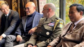 Deddy Corbuzier Pamer Photo Bareng Prabowo Subianto di Amerika Serikat, Warganet Soroti Komentar Sandiaga Uno