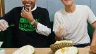 Daniel Mananta dan Ustaz Abdul Somad Bagikan Momen Makan Durian Bersama, Warganet: Wajah Indonesia Sesungguhnya