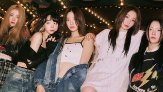 LE SSERAFIM Jadi Girl Group K-Pop ke-5 dalam Sejarah yang Bertahan Selama 2 Minggu di Billboard 200