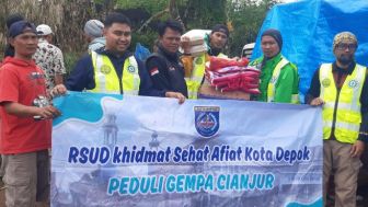 Jangkau Daerah Pedalaman Cianjur, Tim Relawan RSUD Depok Gunakan Motor Trail Distribusikan Bantuan