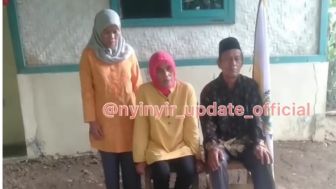 Viral! Wanita Lansia di Karawang Mengaku sebagai Imam Mahdi, Warganet: Tandingan Lord Rangga