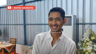 Ditengah Isu Perceraian, Arya Saloka Datang Tanpa Putri Anne ke Peringatan 1.000 Hari Wafatnya Ibunda Jokowi