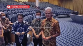 Kocaknya Gibran Kabur Terus Sampai Ditangkap Pendeta Buat Foto Bersama Ganjar Pranowo