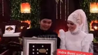 Di Tengah Isu Donasi, Viral Video Indra Bekti Beri Mahar Aldila Jelita 10 Dinar Emas: Kalau Ada Apa-Apa, Bisa Dijual!